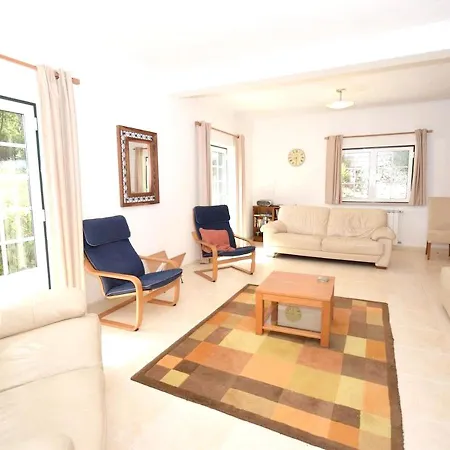 With 4 Bedrooms In With Private Pool Enclosed Garden And Wifi ヴィラ A Dos Francos