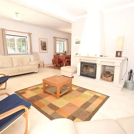 With 4 Bedrooms In With Private Pool Enclosed Garden And Wifi