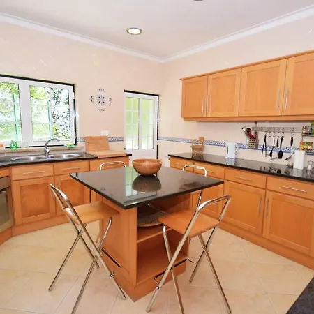 With 4 Bedrooms In With Private Pool Enclosed Garden And Wifi A Dos Francos