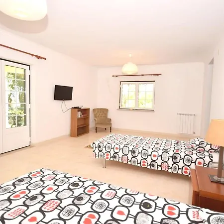 With 4 Bedrooms In With Private Pool Enclosed Garden And Wifi ヴィラ *