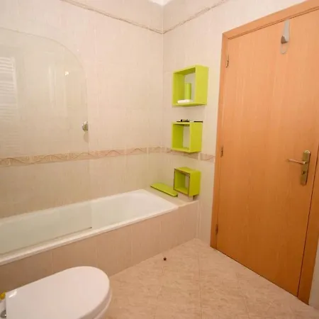 With 4 Bedrooms In With Private Pool Enclosed Garden And Wifi ヴィラ A Dos Francos