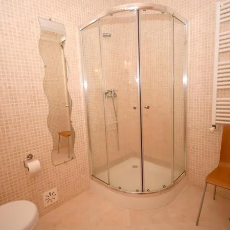 With 4 Bedrooms In With Private Pool Enclosed Garden And Wifi *